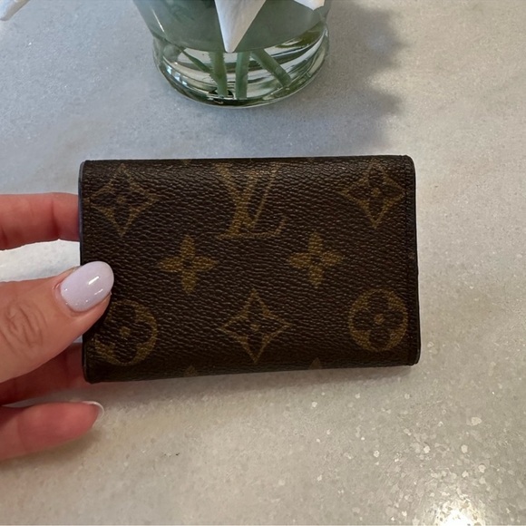 Louis Vuitton 6 Key Holder - Picture 3 of 7